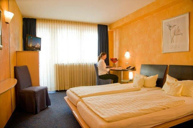Hotel National Duesseldorf Экстерьер фото